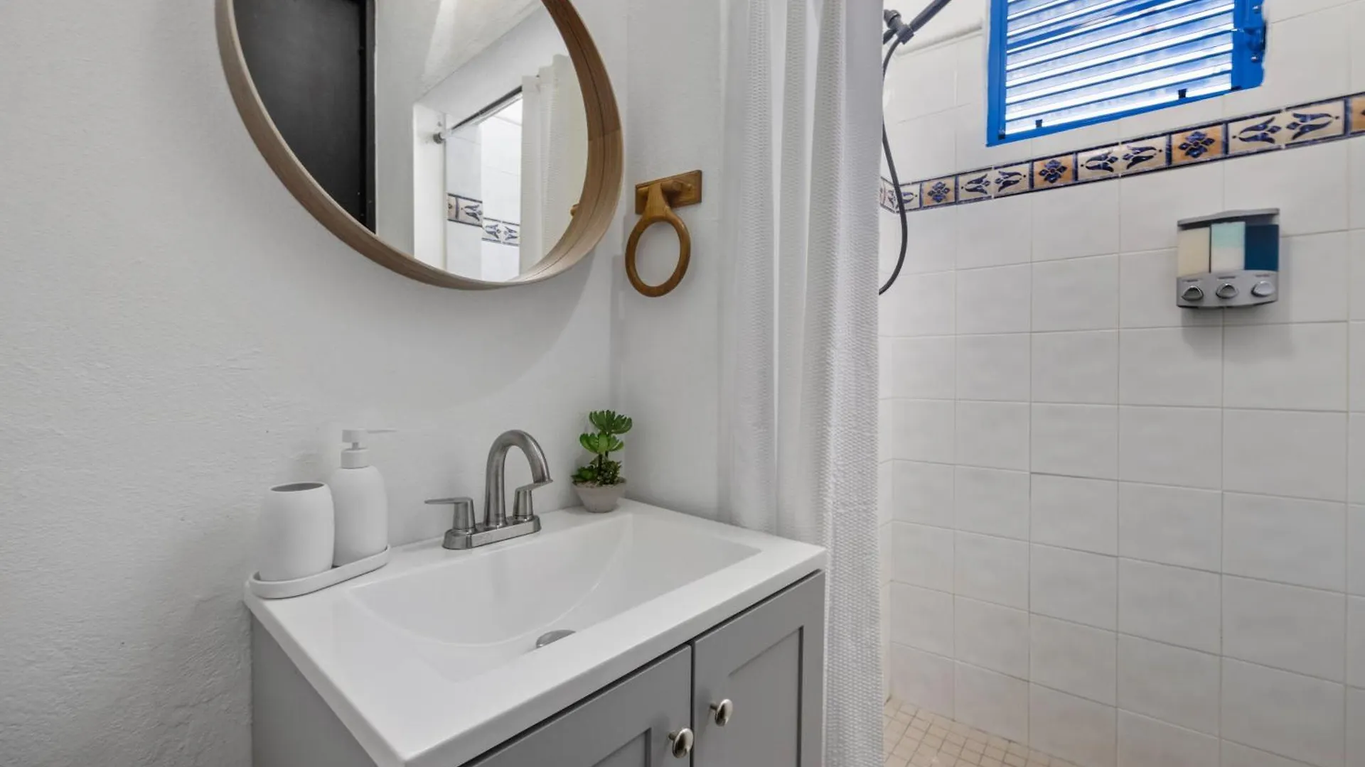 Апартаменты Elegant Studio With Balcony Private - Self Check In - Mm1 Сан-Хуан