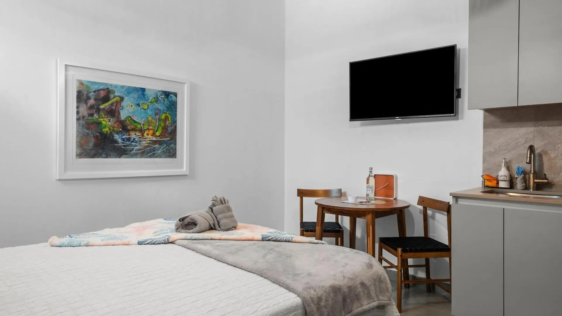 Elegant Studio With Balcony Private - Self Check In - Mm1 Сан-Хуан 0*,